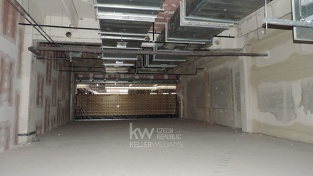 Pronájem obchodního prostoru 326 m², Hradec Králové - Pražské Předměstí
