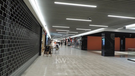 Pronájem obchodního prostoru 326 m², Hradec Králové - Pražské Předměstí