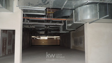 Pronájem obchodního prostoru 326 m², Hradec Králové - Pražské Předměstí