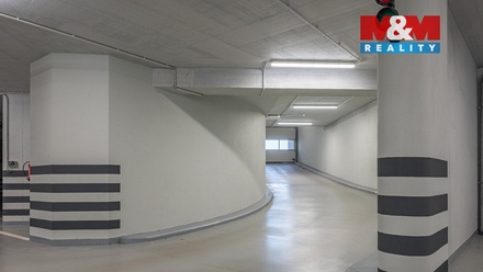 Pronájem garážového stání 14 m², Benešov