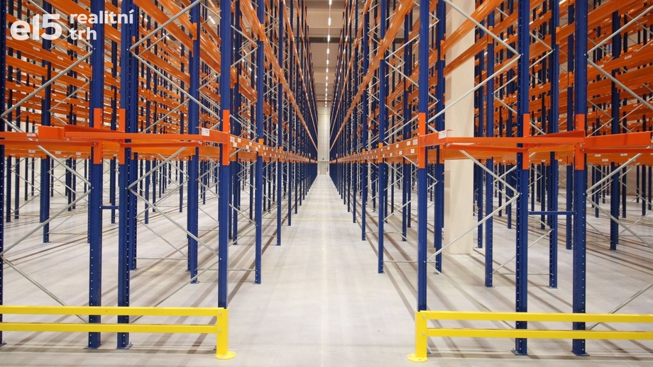 Pronájem skladu 4 000 m², Chlumec - Český Újezd