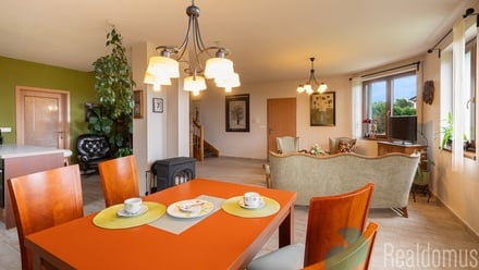 Prodej rodinného domu 196 m², Srubec