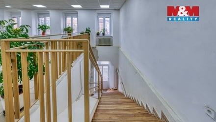 Pronájem obchodního prostoru 183 m², Přeštice