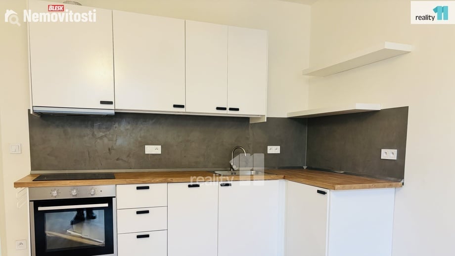Pronájem bytu 3+kk 75 m², Praha 3