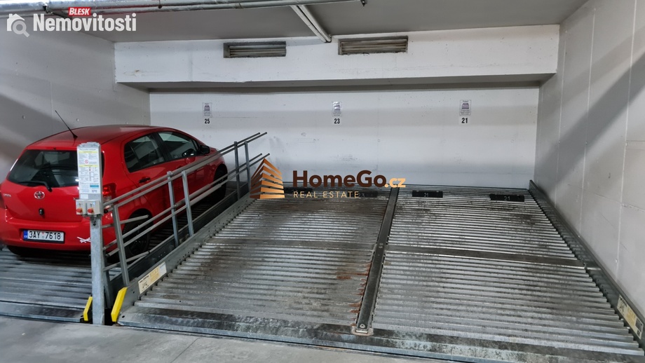 Pronájem garážového stání 16 m², Praha - Vršovice