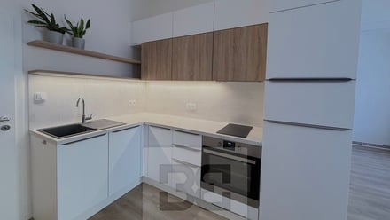 Pronájem bytu 2+kk 39 m², Praha - Strašnice