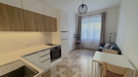 Pronájem bytu 2+kk 39 m², Praha - Strašnice