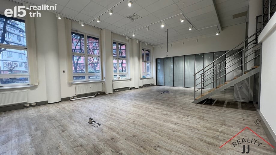 Pronájem kanceláře 215 m², Praha - Veleslavín
