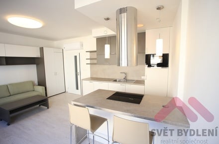 Pronájem bytu 1+kk 34 m², Praha 4