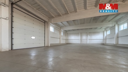 Pronájem skladu 650 m², Čestice
