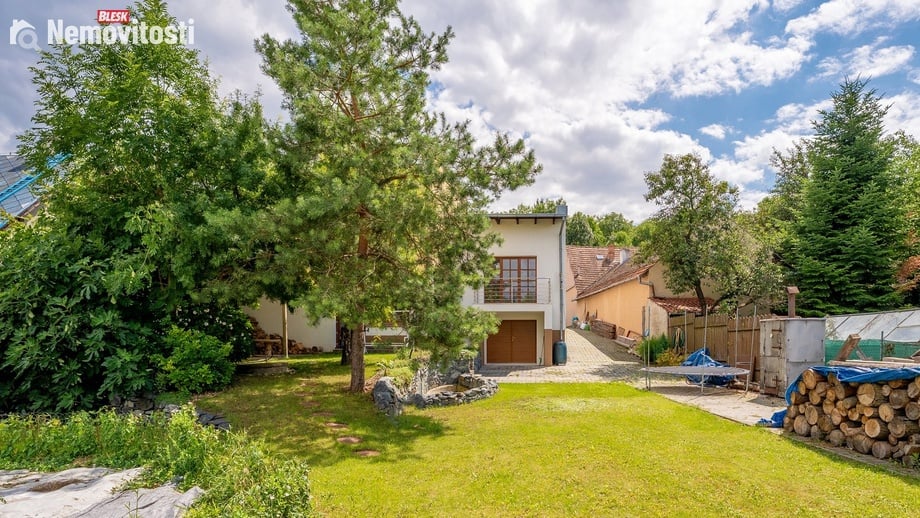 Prodej rodinného domu 244 m², Blučina