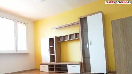 Pronájem bytu 1+1 27 m², Kladno - Kročehlavy