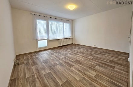 Pronájem bytu 1+kk 30 m², Brno-Starý Lískovec