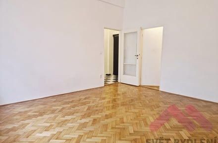 Pronájem bytu 1+1 35 m², Praha 3