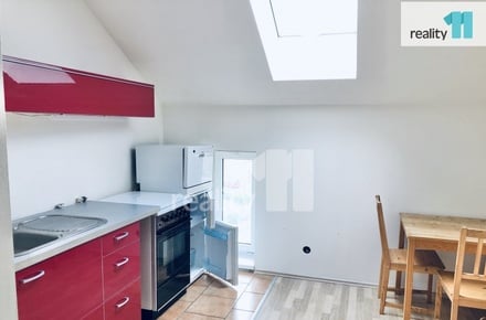 Pronájem bytu 1+1 28 m², Praha 12