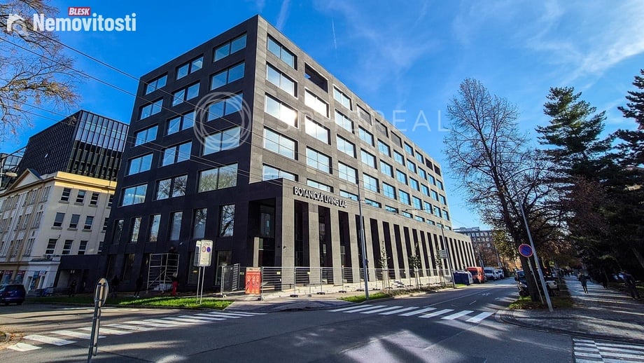 Pronájem kanceláře 900 m², Brno