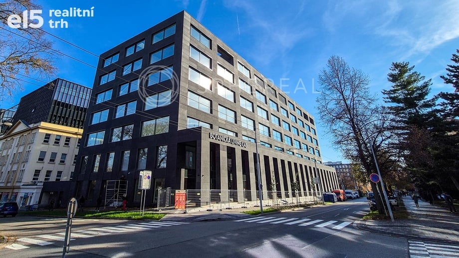 Pronájem kanceláře 900 m², Brno