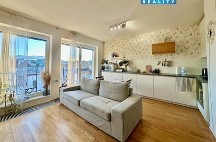 Pronájem bytu 2+kk 47 m², Praha 8