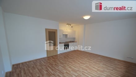 Pronájem bytu 1+kk 39 m², Praha 12