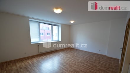 Pronájem bytu 1+kk 39 m², Praha 12