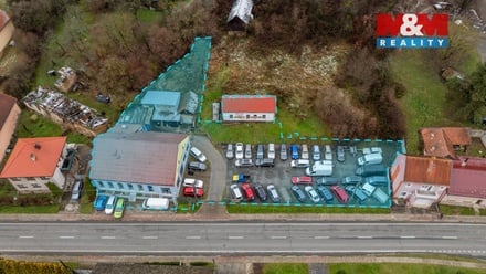 Prodej obchodního prostoru 400 m², Šarovy