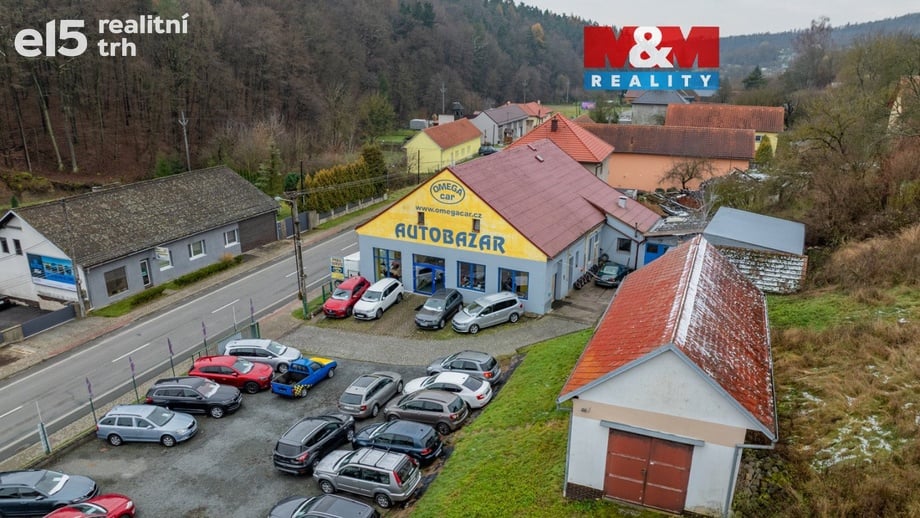 Prodej obchodního prostoru 400 m², Šarovy