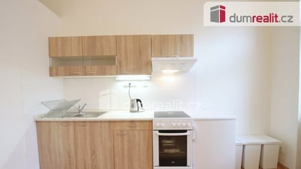 Pronájem bytu 1+kk 25 m², Praha 5