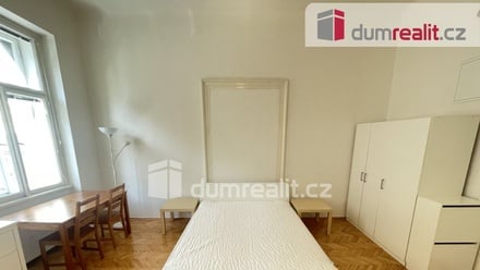 Pronájem bytu 1+kk 25 m², Praha 5