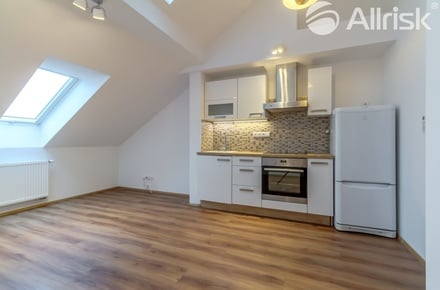Pronájem bytu 2+kk 43 m², Praha - Smíchov