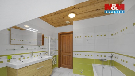 Prodej rodinného domu 190 m², Červená Voda