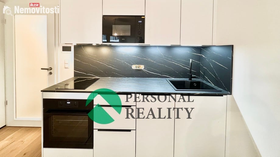 Prodej bytu 1+kk 43 m², Praha - Strašnice