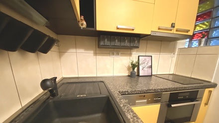 Pronájem bytu 2+kk 43 m², Příkazy