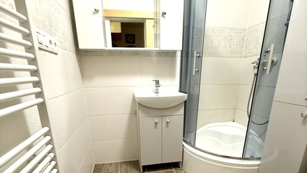 Pronájem bytu 2+kk 43 m², Příkazy