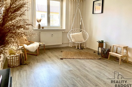 Pronájem bytu 2+kk 43 m², Příkazy