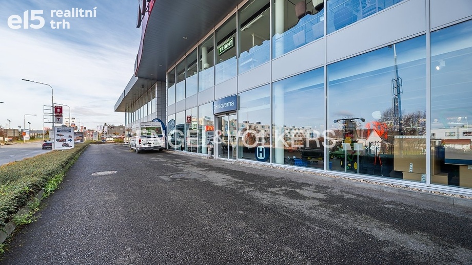 Pronájem obchodního prostoru 171 m², Průhonice