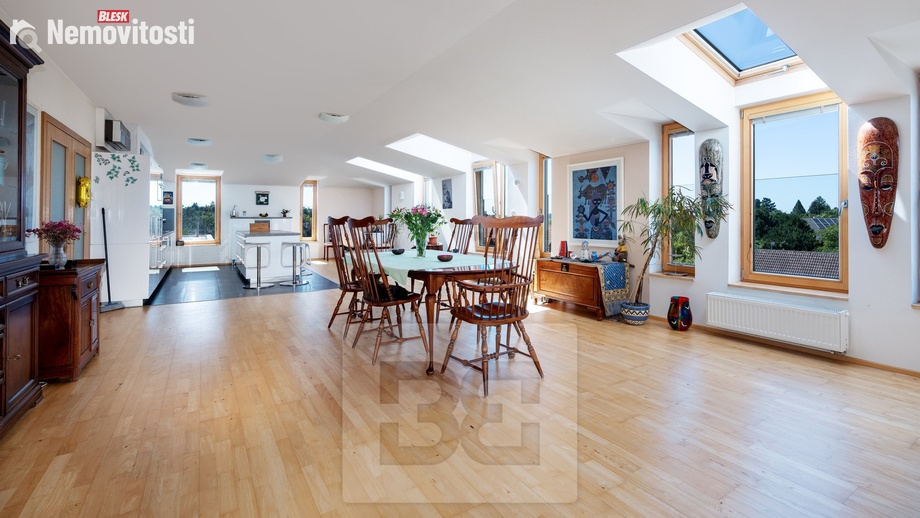 Prodej bytu 4+kk 135 m², Průhonice