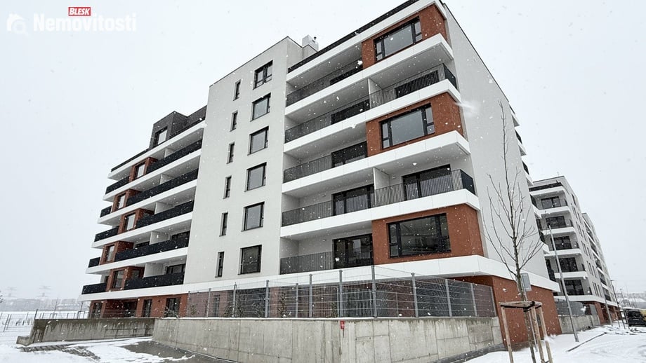 Pronájem bytu 2+kk 61 m², Praha 18