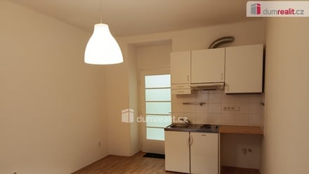 Pronájem bytu 1+kk 25 m², Praha 10
