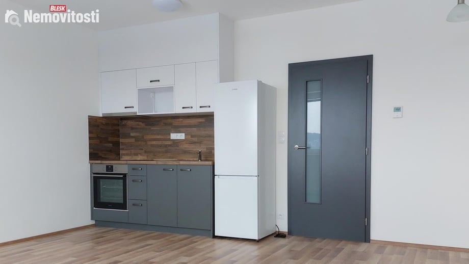 Pronájem bytu 1+kk 34 m², Bystrc