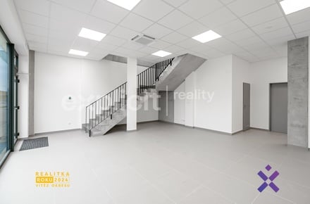 Pronájem obchodního prostoru 444 m², Brno
