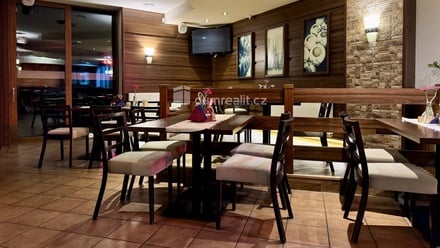 Pronájem restaurace 908 m², Topolná