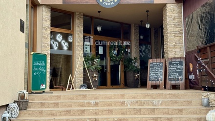 Pronájem restaurace 908 m², Topolná