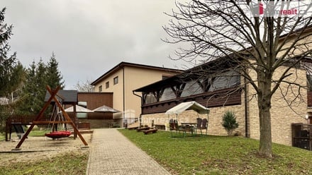 Pronájem restaurace 908 m², Topolná