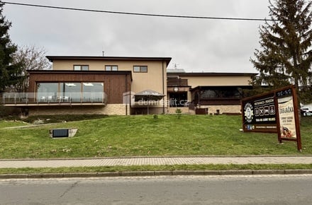 Pronájem restaurace 908 m², Topolná