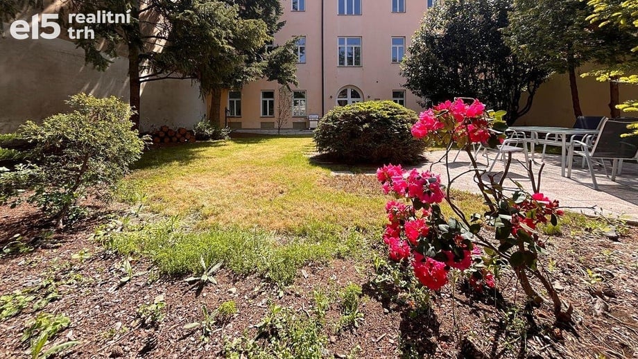 Pronájem kanceláře 42 m², Praha 8, Karlín