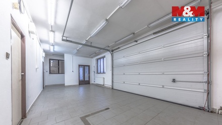Prodej obchodního prostoru 140 m², Děčín