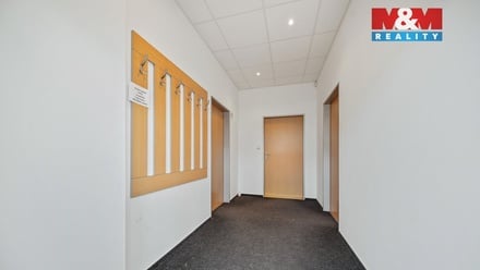 Pronájem skladu 1 072 m², Hradec Králové