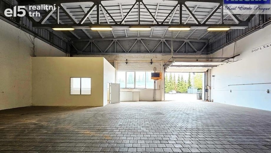Pronájem skladu 100 m², Praha 9, Hloubětín