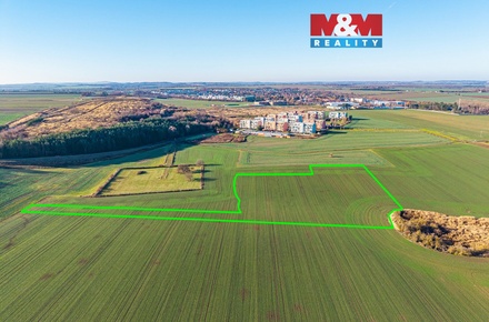 Prodej pole 17 632 m², Praha