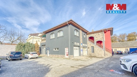 Prodej obchodního prostoru 401 m², Praha 22